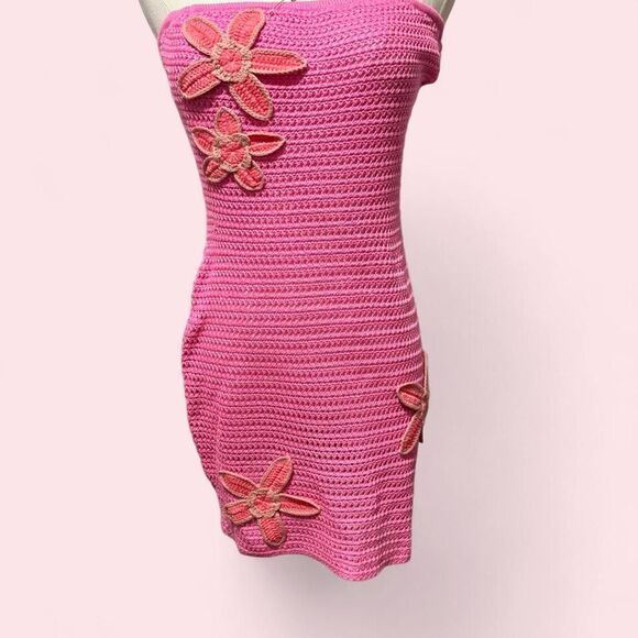 Unknown Dresses & Skirts - Pink Crochet Floral Strapless Mini Dress
